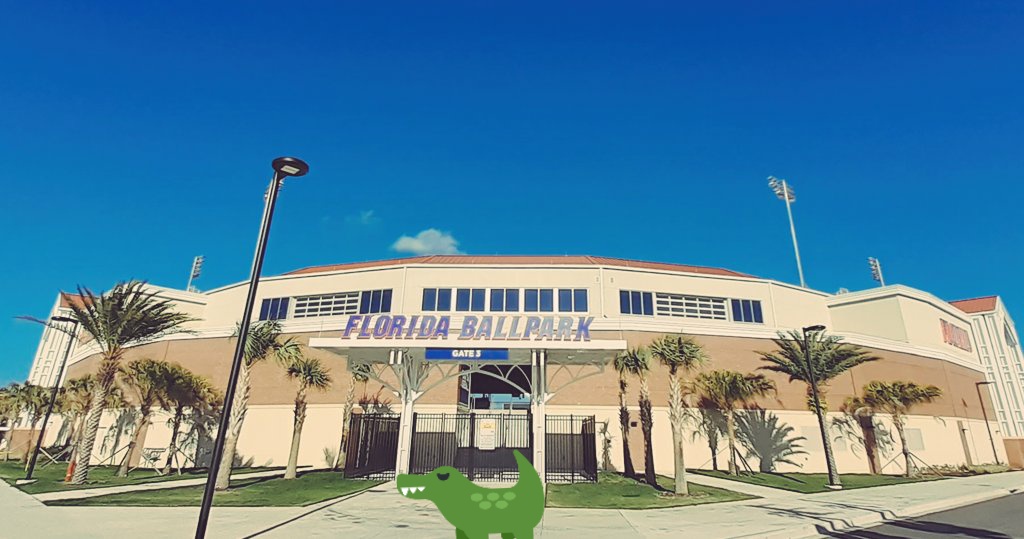 RobDeck's tweet photo. "She's a beaut, Clarke!"
@UF @ufalumni @GatorsBB https://t.co/SEATv6yadi