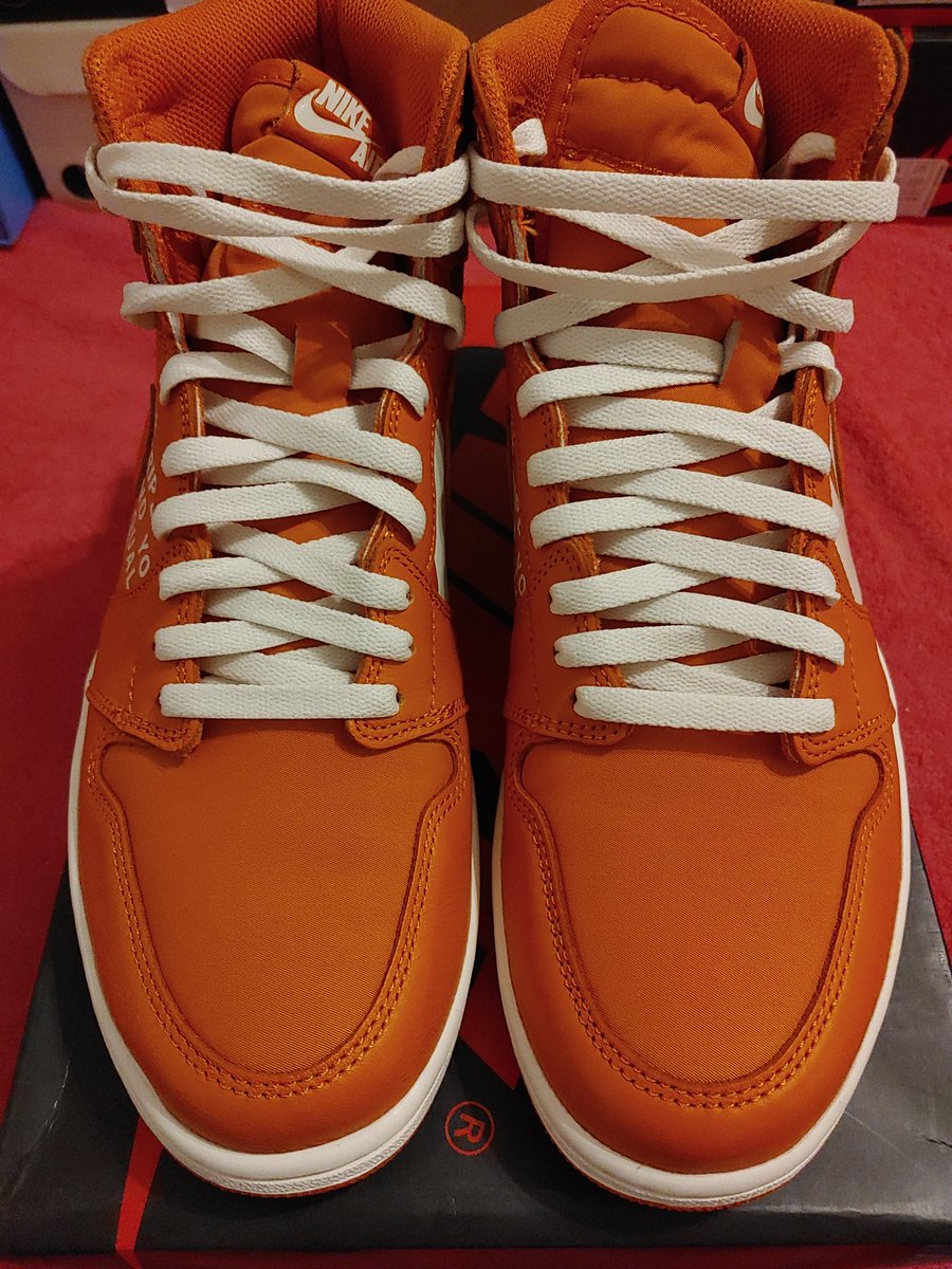 nunya0202's tweet photo. Sz 11... European only colorway... IMMACULATE preowned condition. $200 gifted/shipped via USPS priority. https://t.co/kD2H7KV9w6