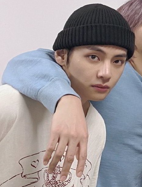 archivefortae's tweet photo. there’s just something about this kim taehyung.... https://t.co/bqb6kJSEuZ