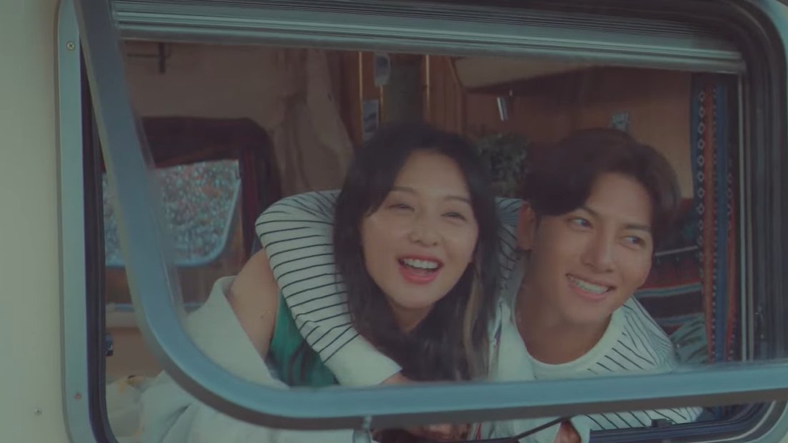 whatthekpop1's tweet photo. A new OST for the #kdrama "Lovestruck in the City" (with #KimJiWon and #JiChangWook) has been released. Check out the sweet and lovely song "Let Me Love You" by #Yurisangja. ~ #kmusic
https://t.co/PwEWDk6tjp https://t.co/nmSankwJ7Y