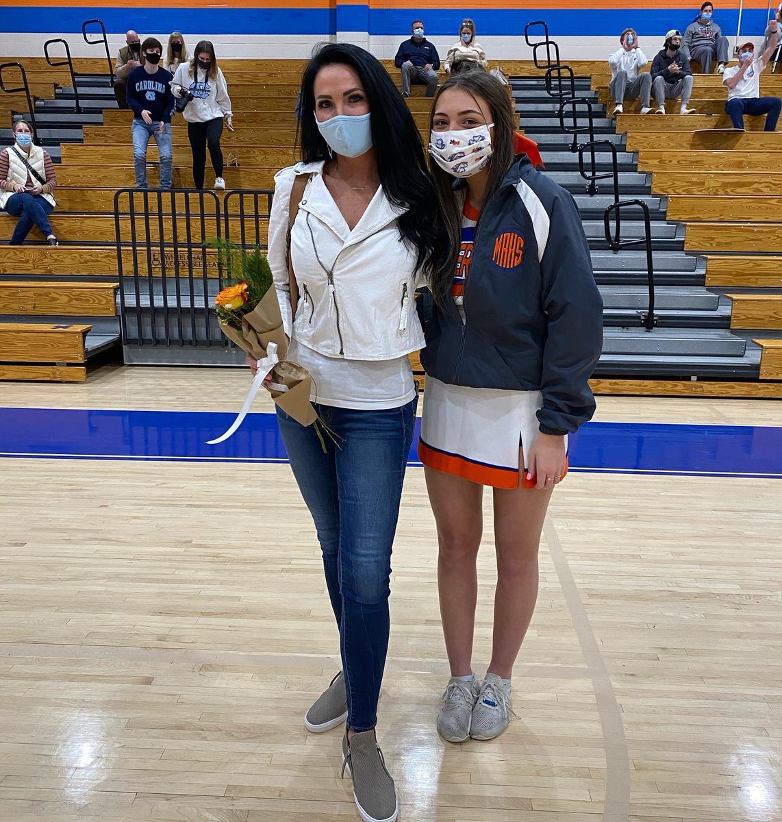 MRMavsCheer's tweet photo. Senior Night for basketball cheer! We love each of y’all and are so grateful for your dedication to MR Cheer 📣🏀 #classof2021 @MavAthletics @UCPSNCAthletics @MarvinRidgeHSNC https://t.co/CMlmd0vjGj