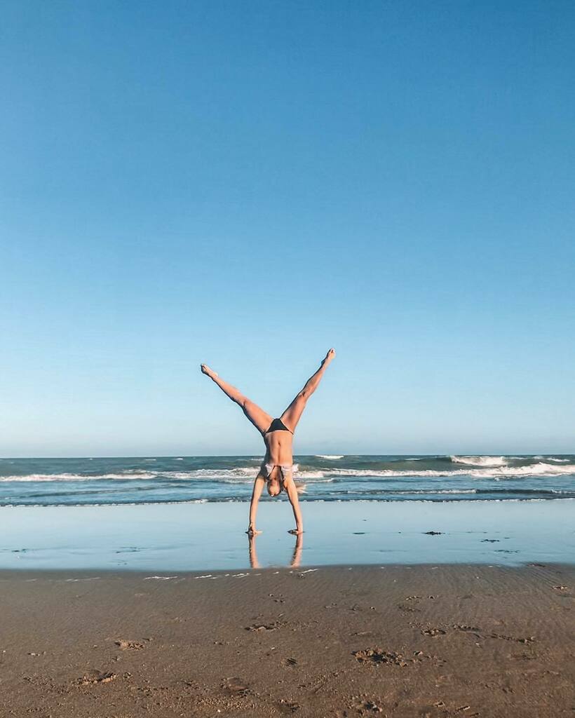 Malabaresviaje's tweet photo. A veces es necesario mirar las cosas desde otra perspectiva ✨
¿Te pasó alguna vez?
.
.
.
.
.
.
.
#pinamar #pinamarconecta #argentina #argentina360 #argentinaturismo #argentinatravel #argentina_igers #argentina #argentinas #sheisnotlost #playa #play… https://t.co/VT9Jqy1sh3 https://t.co/PQZ5eCgCDq