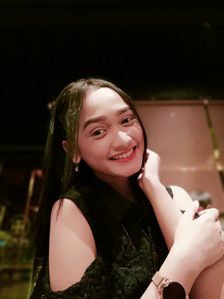 Dewi Yan singer official tweet media