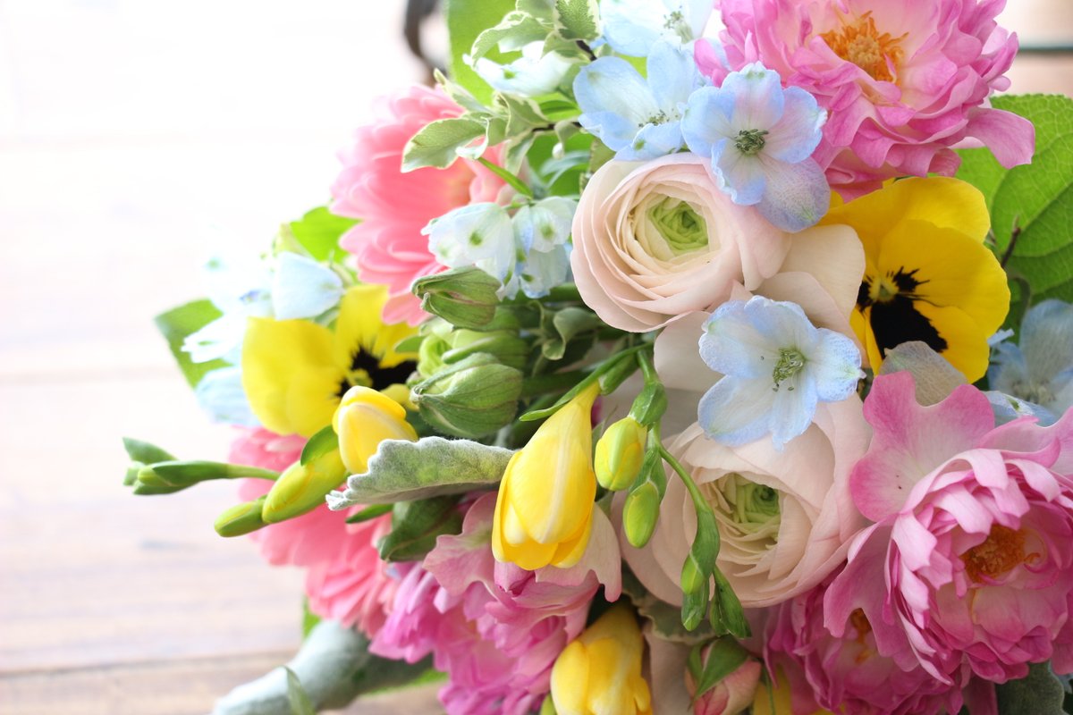 花屋のとっちゃん アライ花店 على تويتر 今朝の路面凍結は半端じゃない あちこちで事故 市内の救急車が全て出動中ってホントですか 山形花屋 七日町花屋 スリップ注意 路面凍結 最徐行