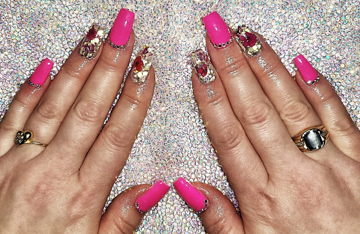 All That Glitters tweet media