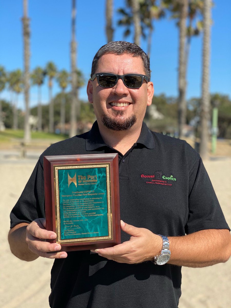 portofhueneme's tweet photo. 🍌Port Partner Highlight 🍌
Today Port partner @delmontefresh was recognized by the 2020 @oxnardchamber Chair, Commissioner @Celina_Zacarias as recipients of 2021 “Chairperson’s Award of Excellence” for outstanding commitment, community response during COVID-19. #community https://t.co/cAh6QjJR7k