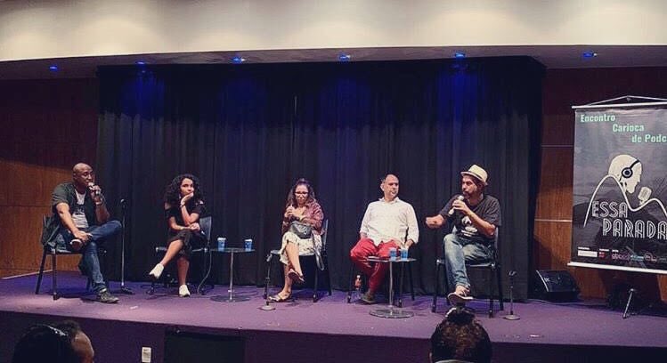 Marlos_bm's tweet photo. Em 2019 realizamos o @EssaParadaRJ em que teve um painel com @SuperTataLopes @CelsoTaddei e @cacofonias e @agabrielanasci 

Dentre outras coisas falamos da importância de uma grande emissora ser convencida da relevância do podcast e como isso ajudaria nessa nova cultura! 
Segue+ https://t.co/Jce7HHcNS5