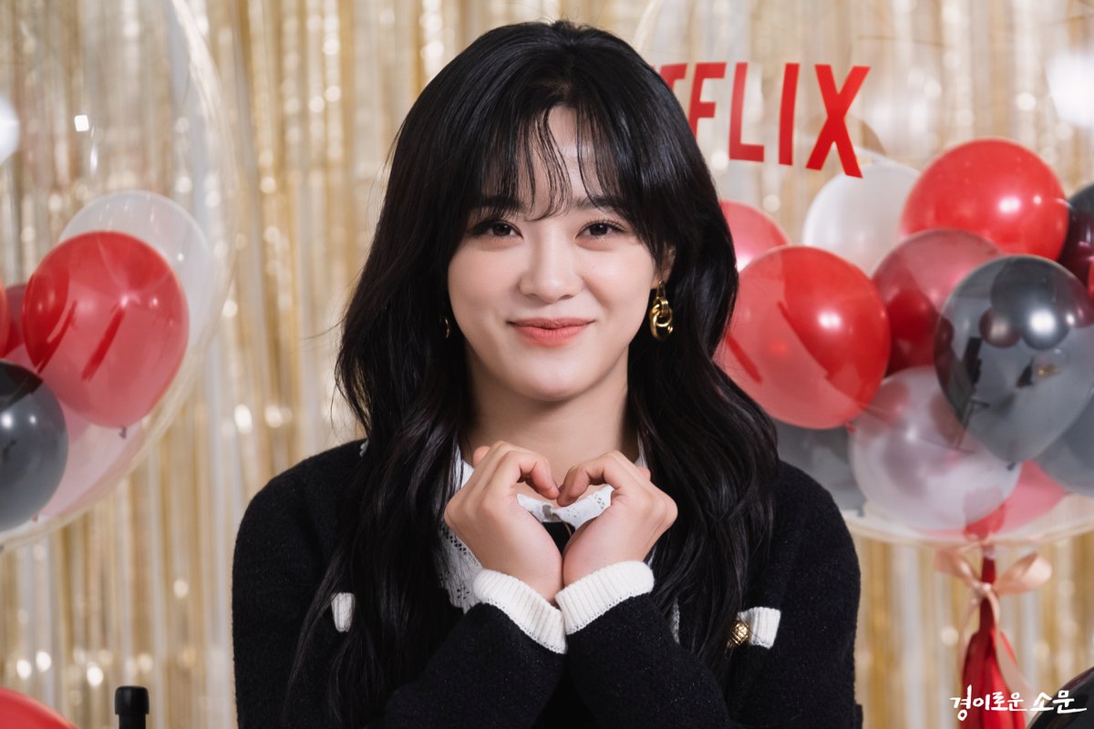 OCN_ORIGINAL's tweet photo. [#넷플릭스] 김세정(a.k.a OCN딸람쥐) 키워드 인터뷰!
사랑스러움=도하나 is 국룰 아닌가요?
보고만 있어도 자동 엄빠미소 딸람쥐 😍

움직이는 도하나를 보고 싶다면?
👉지금 바로 넷플릭스로 gogo

악귀타파 히어로 #경이로운소문
이번주 토/일 밤 10시 30분 최종화
#조병규 #유준상 #김세정 #염혜란 https://t.co/C90WHVpB6i