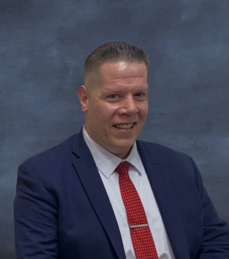 Please join us in congratulating Dr. Lance Lohman on his appointment as Longwood’s next Superintendent of Schools!  
#LCSDPride #LongwoodStrong 

longwood.k12.ny.us/district_news/…