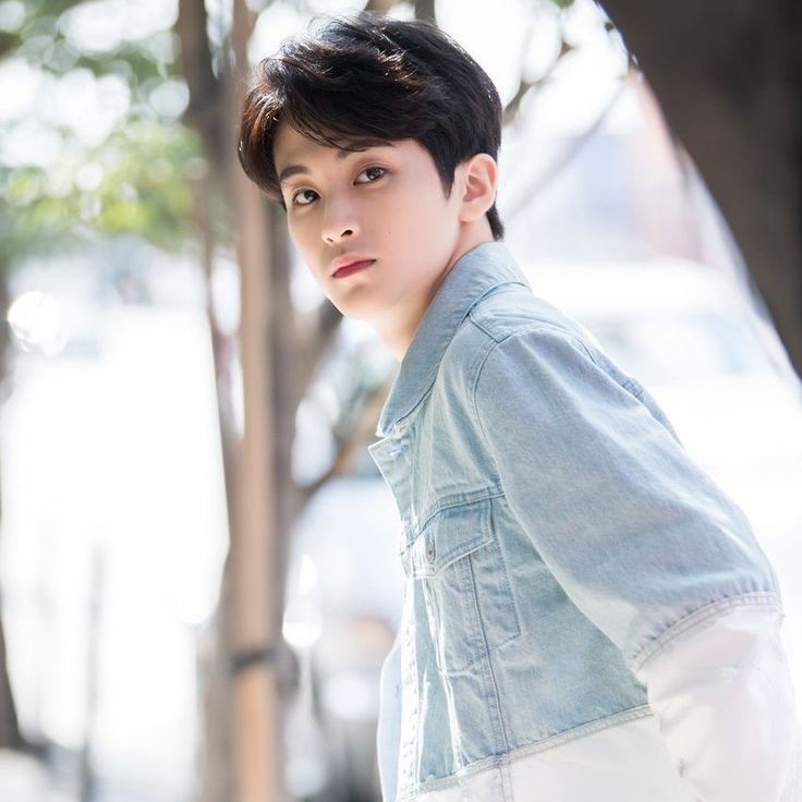 Prinze Jaxelle Coleman using Mark Lee as face claim.

rt/like untuk menjadi mutual
dm untuk menjadi fambest

#roleplayerindonesia