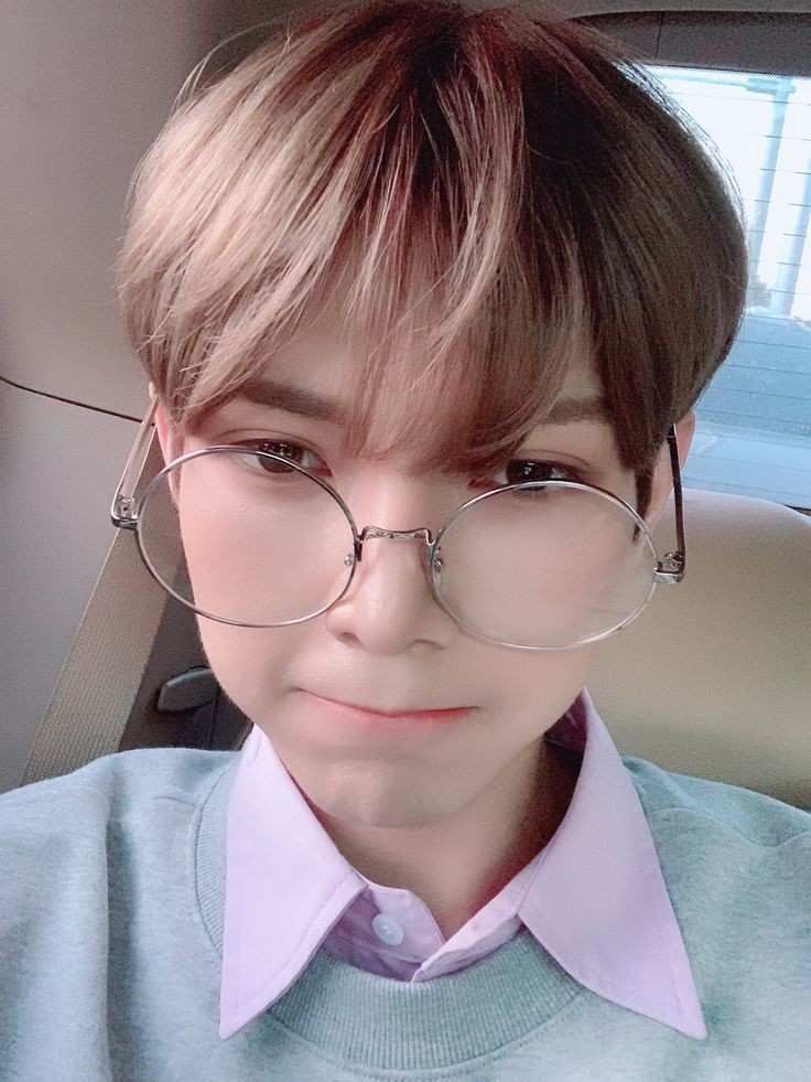#YEOSANG

hey atiny, como vocês estão nessa noitinha? espero que estejam bem! como foi o dia de vocês? e como está indo sua semana? estou cheio de saudadezinha, e não vejo a hora de nos encontrarmos novamente! por favor, se cuide direitinho, amo muito muito muito vocês! 💗💗