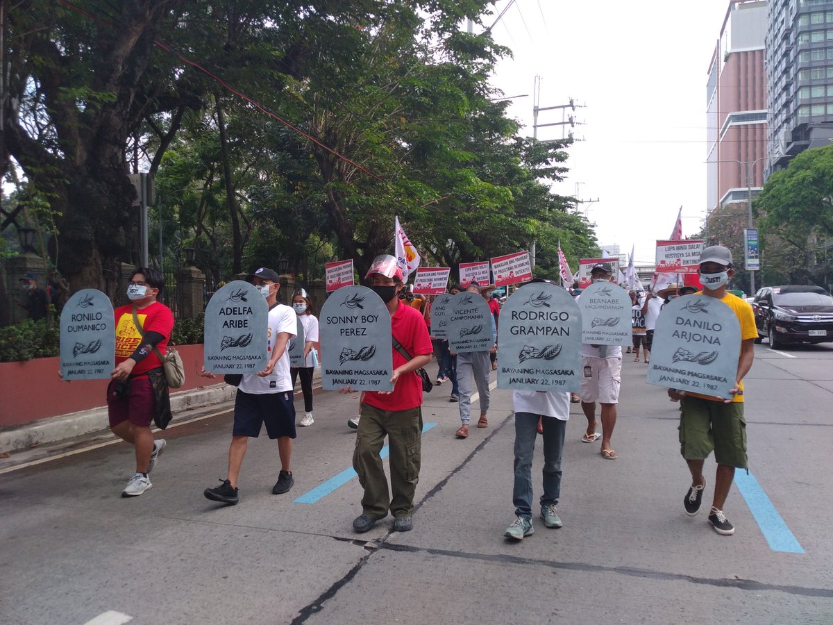 Protesters march toward Mendiola. They call for justice for the victims of Mendiola Massacre