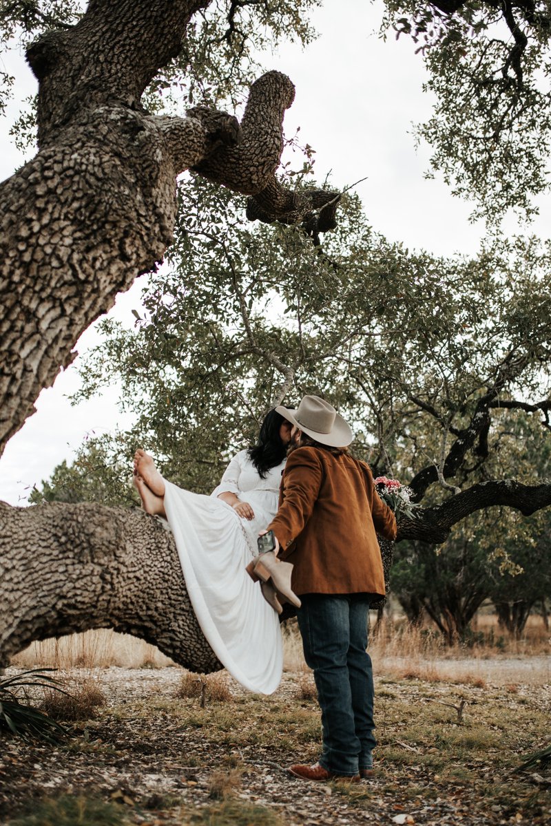 TheCedarsRanch's tweet photo. We can't get enough of these two 😊 #thecedarsranch #engagementseason https://t.co/nb3zS2omUl
