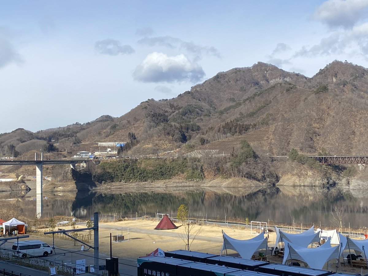 Kawarayu_Camp's tweet photo. 1月22日☀️
今朝は風が少なく、八ッ場あがつま湖が鏡のようでした✨
#川原湯温泉駅キャンプ場 #薪風呂 #テントサウナ #川原湯温泉 #駅前キャンプ #駅前温泉 #camp #BBQ #カヤック #カヌー #SUP #八ッ場ダム #川原湯温泉あそびの基地NOA #焚火 #焚火砂場 #Dutchtub #Mobiba #長野原町 https://t.co/HU4dFkP2wq
