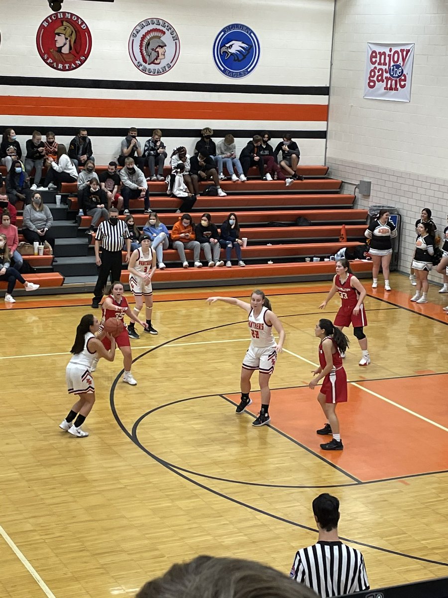 KnhsSports's tweet photo. A battle of a 4th quarter has led to a Lady Panther victory. The Lady Panthers defeat Carrollton 49-42. https://t.co/uGHgrIfQeM