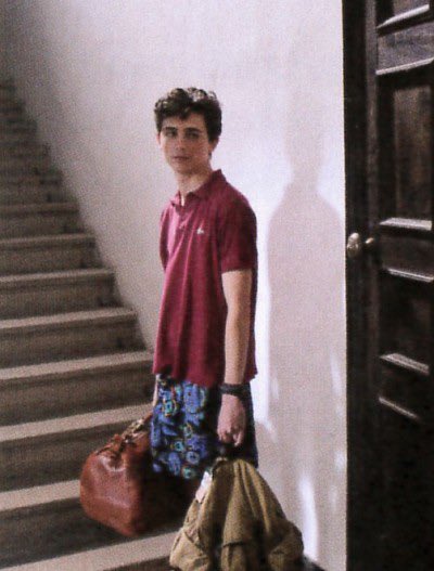 All the polo shirts and a lot of Elio’s clothes come from the personal wardrobe of producer Marco Morabito. Timothée Chalamet and Marco, called Momo by the actors and the crew, have the same lanky figure, and in second stance Morabito is married to Giulia, the costume designer.