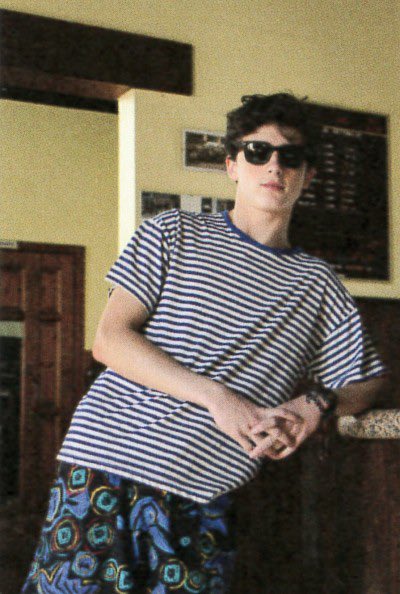 All the polo shirts and a lot of Elio’s clothes come from the personal wardrobe of producer Marco Morabito. Timothée Chalamet and Marco, called Momo by the actors and the crew, have the same lanky figure, and in second stance Morabito is married to Giulia, the costume designer.