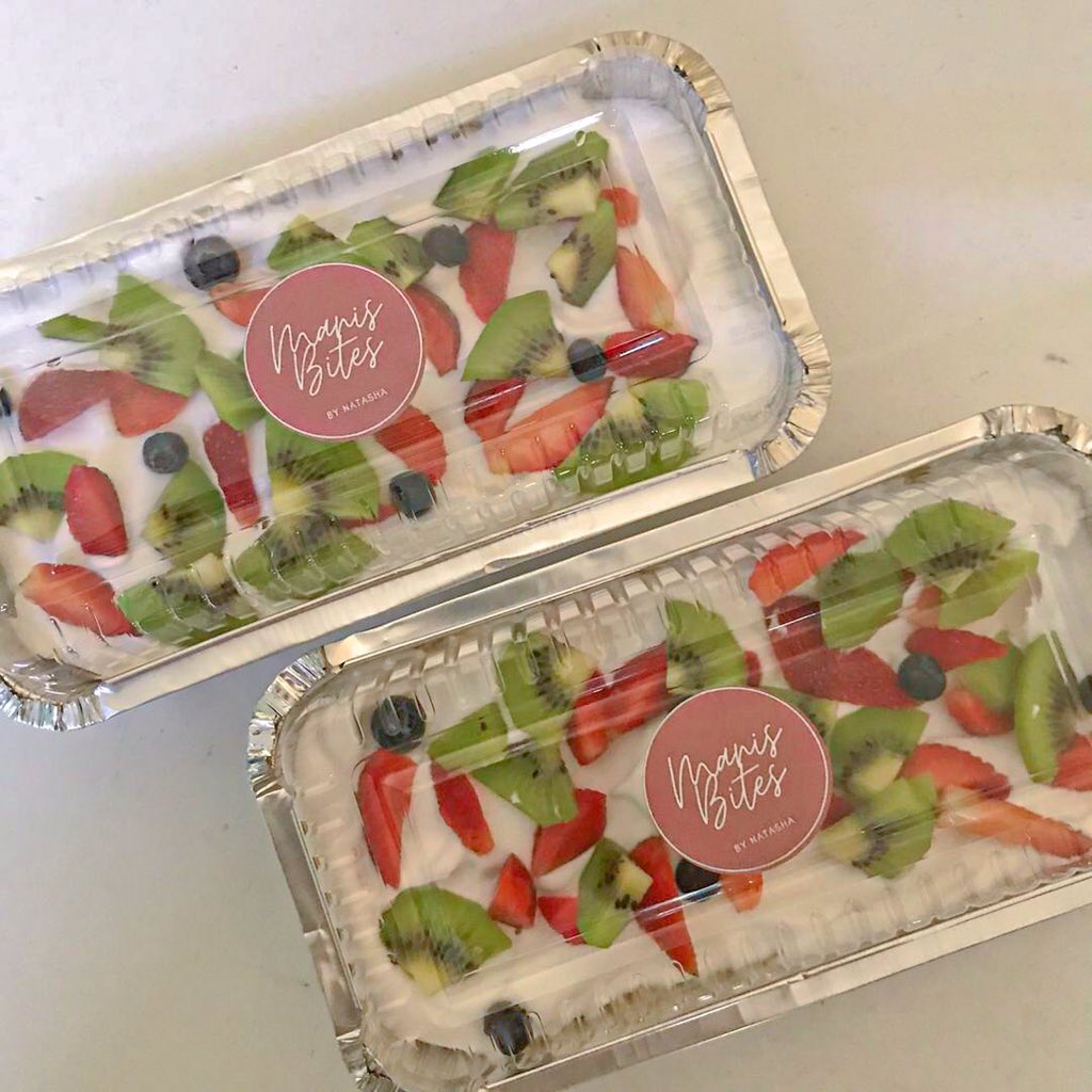 manisbites's tweet photo. Menu! 🤍 Untuk next week, pavlova &amp; tornado cake available untuk order tau. Kami akan delivery dalam area Selangor &amp; Kl sahaja!

Help rt is enough kalau korang taknak beli 🥺 PKP ni ramai terkesan including me as a student 🙏🏻 stay safe everyone! 🕊 https://t.co/y1rQysB9f5