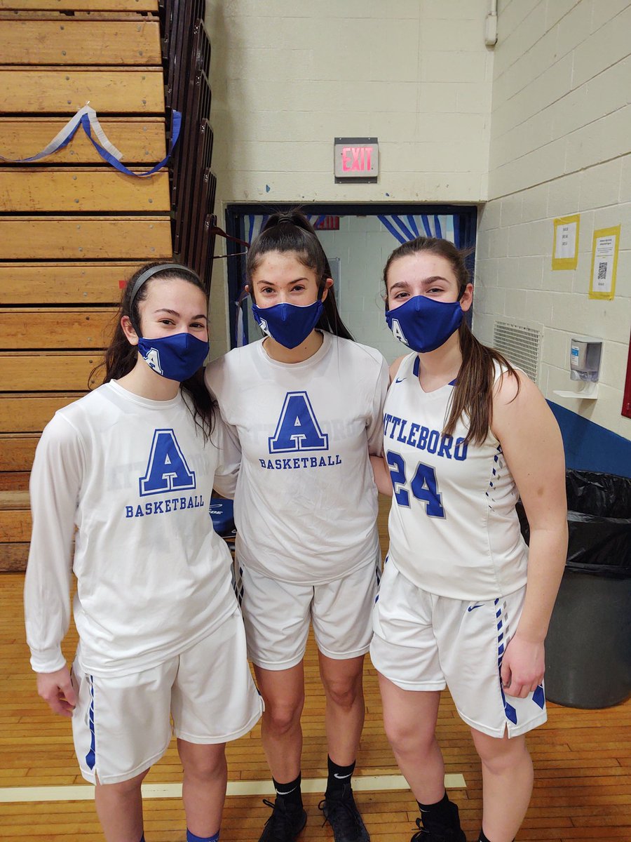 Attleboro 63 Mansfield 41
Great senior night team victory and outstanding defensive effort by the Bombers. Meg Gordon 22 and 12 Narissa Smith 14 ( 4 3's) Emma Reilly 8 pace offense.  @AboroPrincipal 
@mhoule32 @BostonHeraldHS <a href="/BGlobeSports/">Boston Globe Sports</a> <a href="/THEPOUNDahs/">THE POUND🏉🏀🏒⚾️</a>