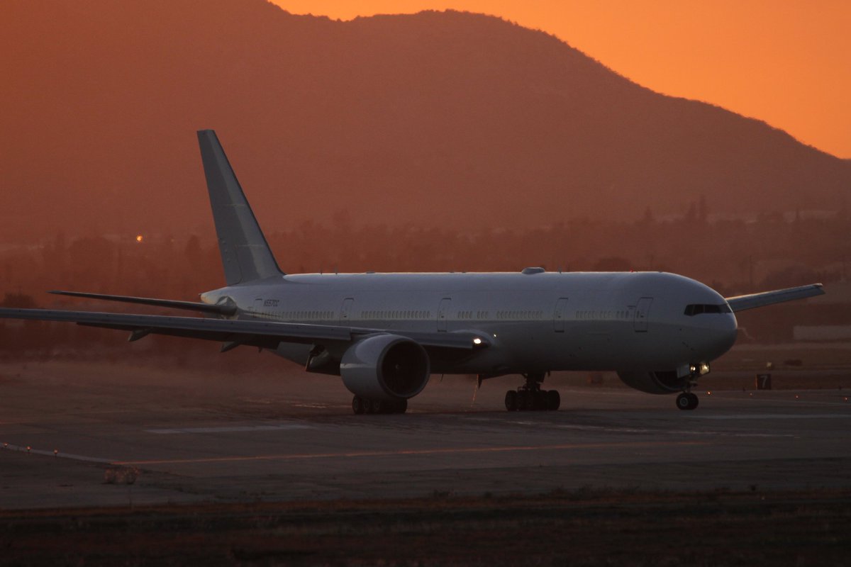 3/3777 N557CC freighter conversion landing on  #SBDairport runway 06 earlier this evening against a setting sun after doing a flight test.No crop, no color corrections #aviation  #AvGeek