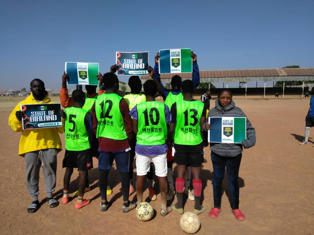 birtawilgov's tweet photo. #birland_sport #birland_football
-
#Birland #Birtawil #Bir_Tawil #BirlandState #État_de_Birland #Principality #Birland_Flag #Bir_Tawil_Flag #Terra_Nullius #No_Man_Land #sport #football #micronations #Micro_state
#بيرلاند #بيرطويل #دولة_بيرلاند #بيرلاند_رياضة #كرةقدم #رياضة https://t.co/PymtfOnnFJ
