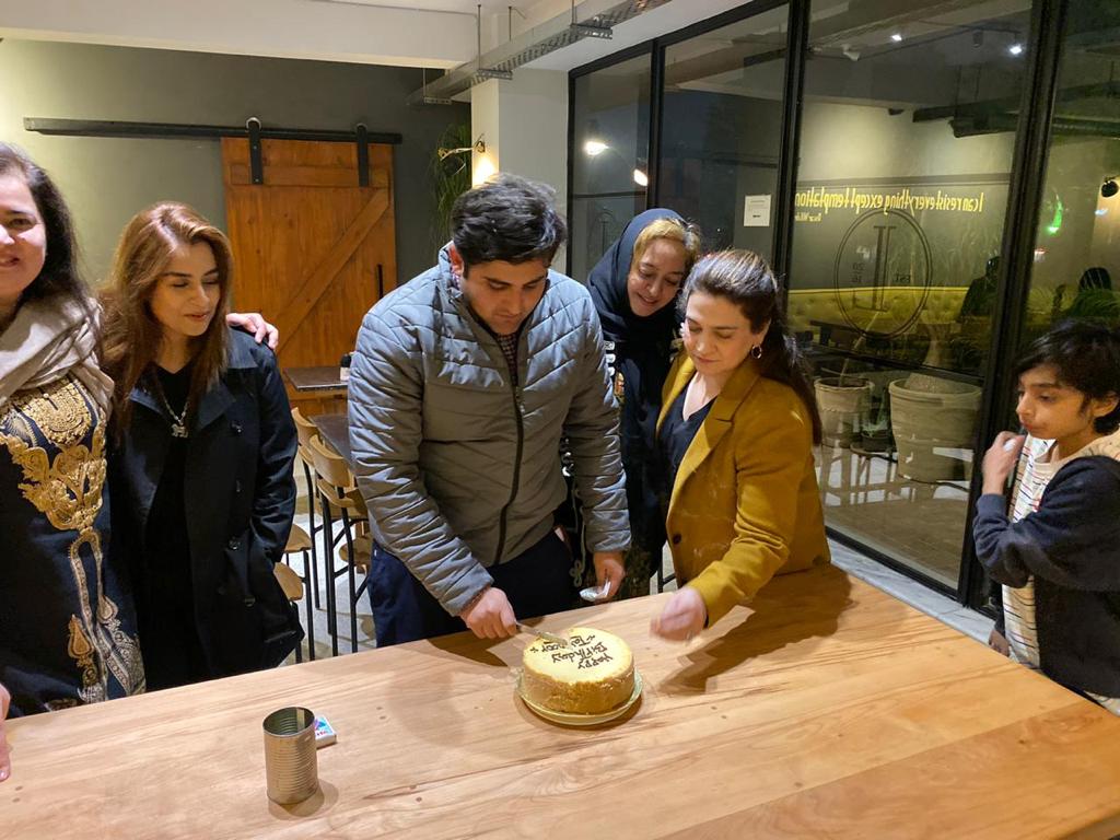 Amna Malik (@amnamalikoff) on Twitter photo 