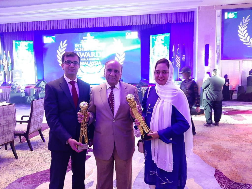 Amna Malik (@amnamalikoff) on Twitter photo 