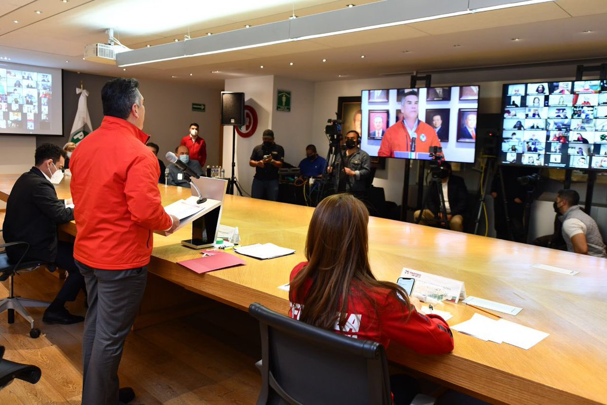 alitomorenoc's tweet photo. Hoy reanudamos la III Sesión Extraordinaria de la Comisión Política Permanente del @PRI_Nacional, para someter a aprobación acuerdos de la coalición que hemos conformado para el Proceso Electoral 2021. ¡Este 6 de junio vamos a ganar con la fuerza de todo el priismo! 👊🏼🇲🇽 https://t.co/nfgswDZ73R