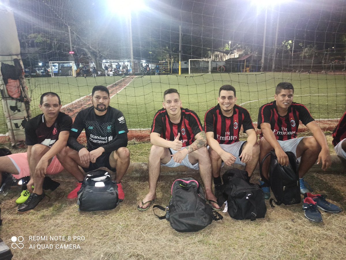 SAOFUTBOLCLUB1's tweet photo. 3ra jornada de entrenamiento!!
💛🖤⚽💛🖤⚽💛🖤⚽💛🖤.
⚽
⚽
Gracias a todos los muchachos que están Comprometidos con la causa !!
.
.
.seguimos en la mejora para llegar bien a las competencias!!.
.
.
#conhumildad #Trabajo #Saofc #futbol # https://t.co/RPqlGuDIwY