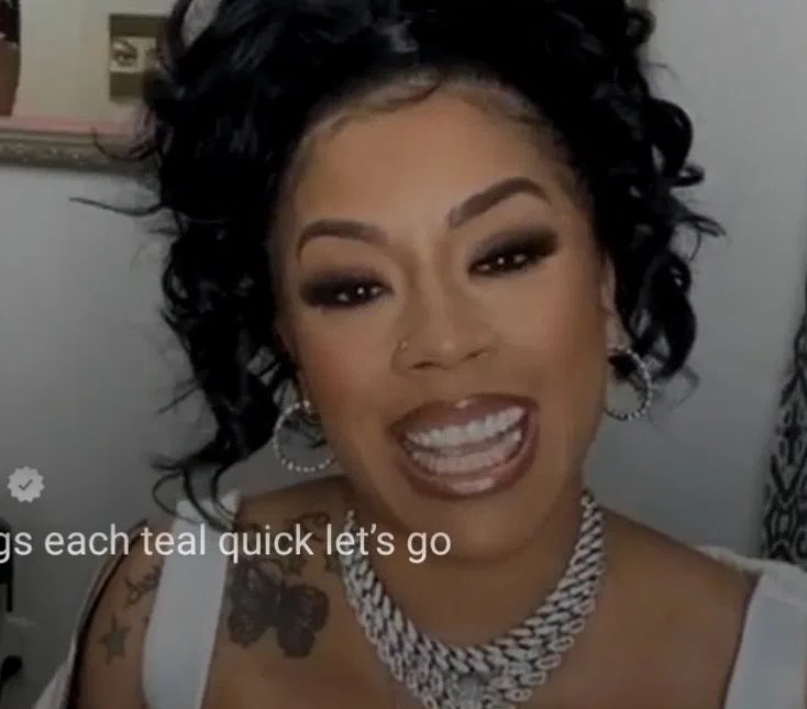 ToiMeetsWorld's tweet photo. Justice for Keyshia’s OG Verzuz look https://t.co/D68mJydEEV