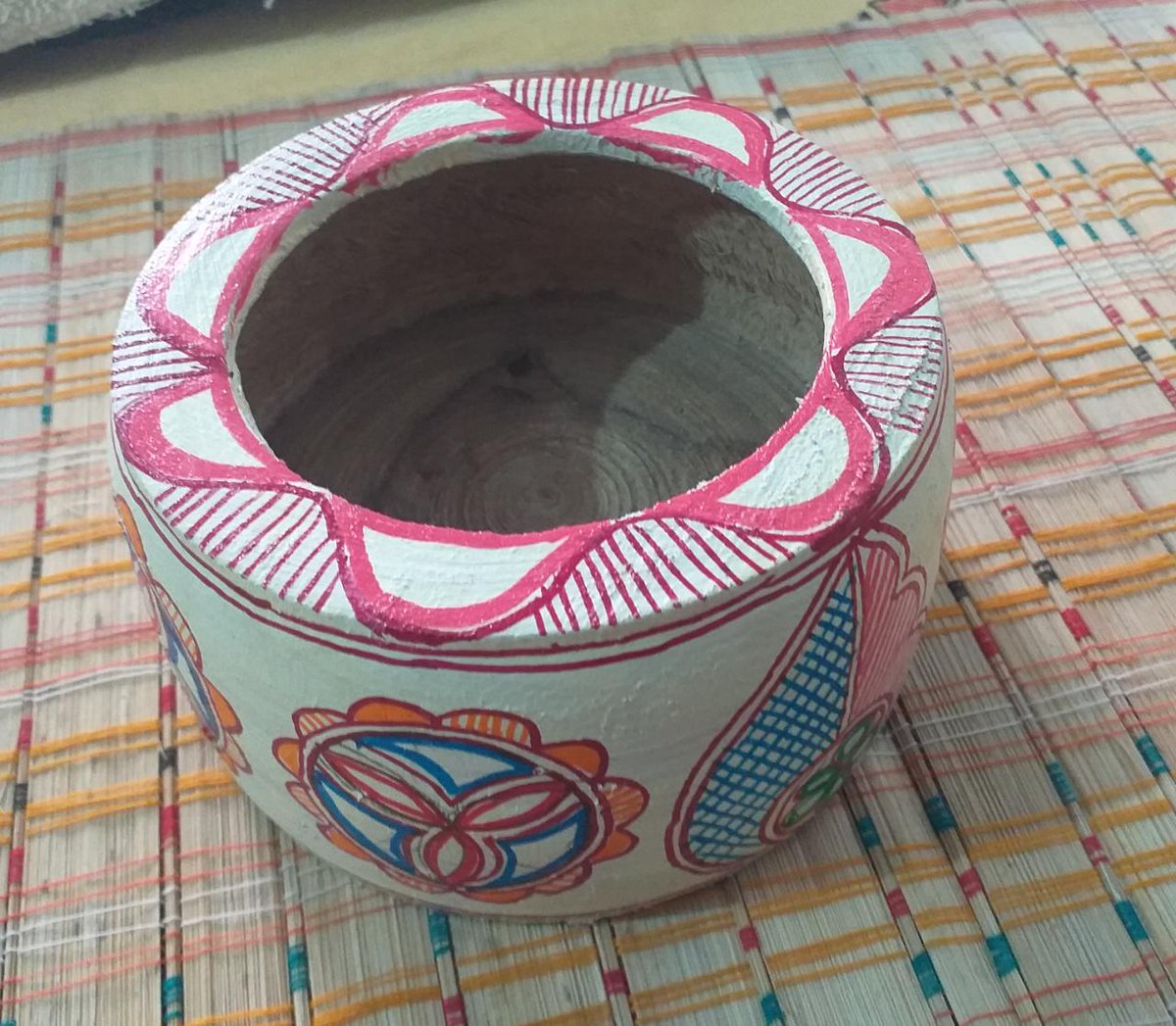 mithilakritihub's tweet photo. 🍁🍁Happy morning everyone...Have a great day 😁😁
👉Wooden tama with handmade mithilaart.
👉For more details please watsapp @7361941976
#wooden #tama #decorative #items #handmade #mithila #painting #art #artist #darbhangadiaries #hobbyideasindia #artoftheday #aristontwitter https://t.co/RJYwx8Vsmy
