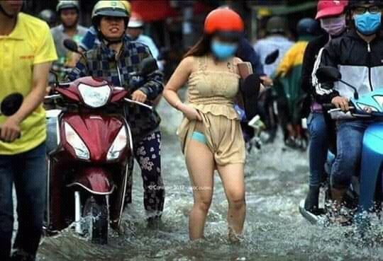 KarnaKST's tweet photo. Banjir bikin hepi https://t.co/fioTWsqiQr