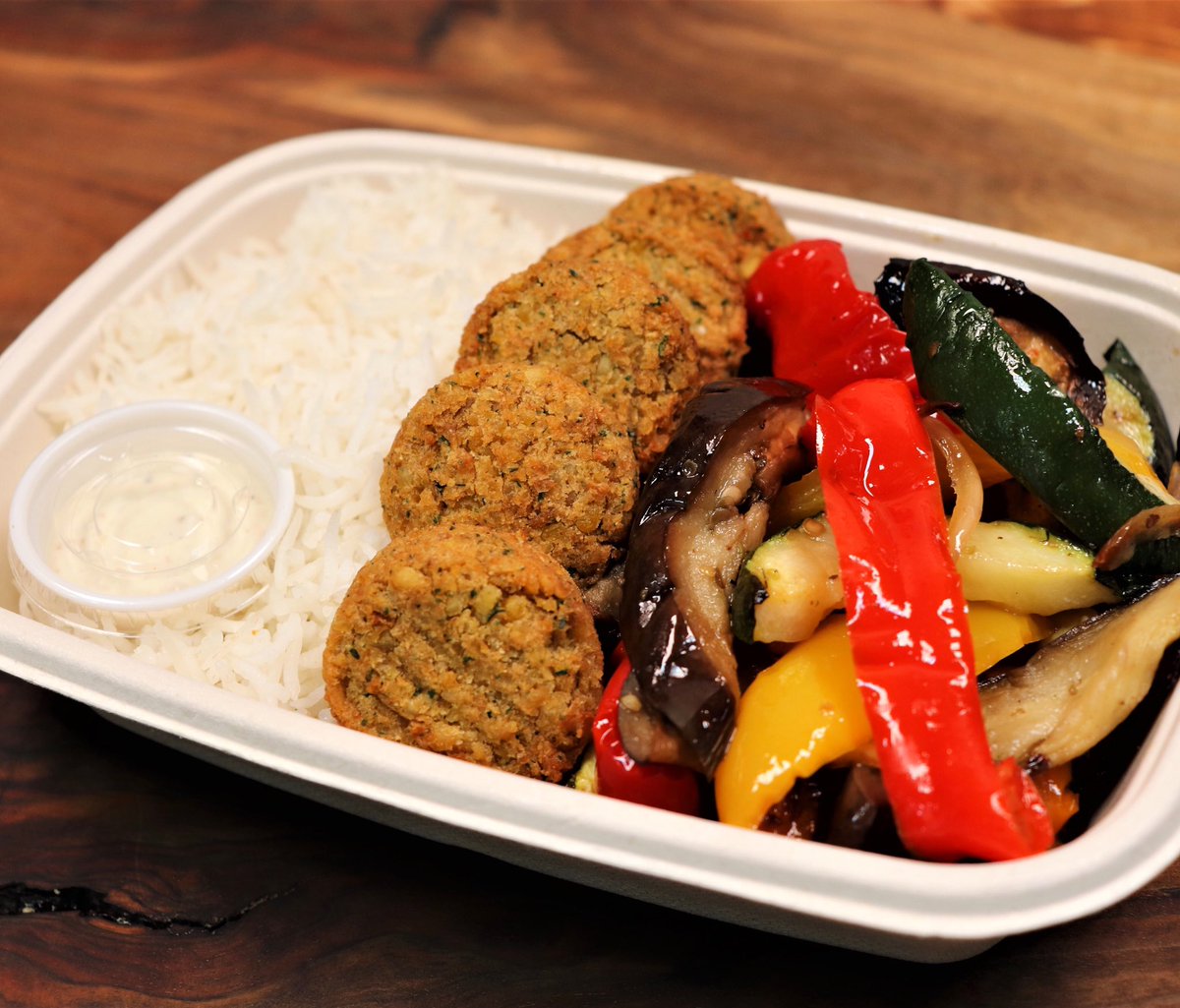 PB_Catering's tweet photo. Vegan &amp; gluten-friendly ✅

Try the Falafel Individual Entrée featuring basmati rice, grilled veggies, and basmati rice!

https://t.co/vyXgm4LWdJ https://t.co/6yzvFMgjO0