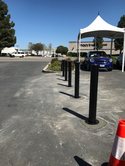 1Bollards's tweet photo. A job well done and our bollards are in action. We are proud of our crew who work hard to ensure your bollards are installed properly and in a timely manner.

https://t.co/0NEBmxodPJ

#1800Bollards #Bollards #Safety #IndustrialDesign https://t.co/KkyuI0q6Xg