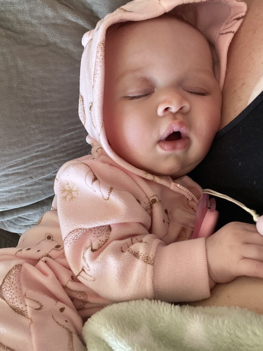 dugan_caitlin's tweet photo. i really have a baby &amp; she’s everything 🥺🥺 https://t.co/8KdgpenBuO