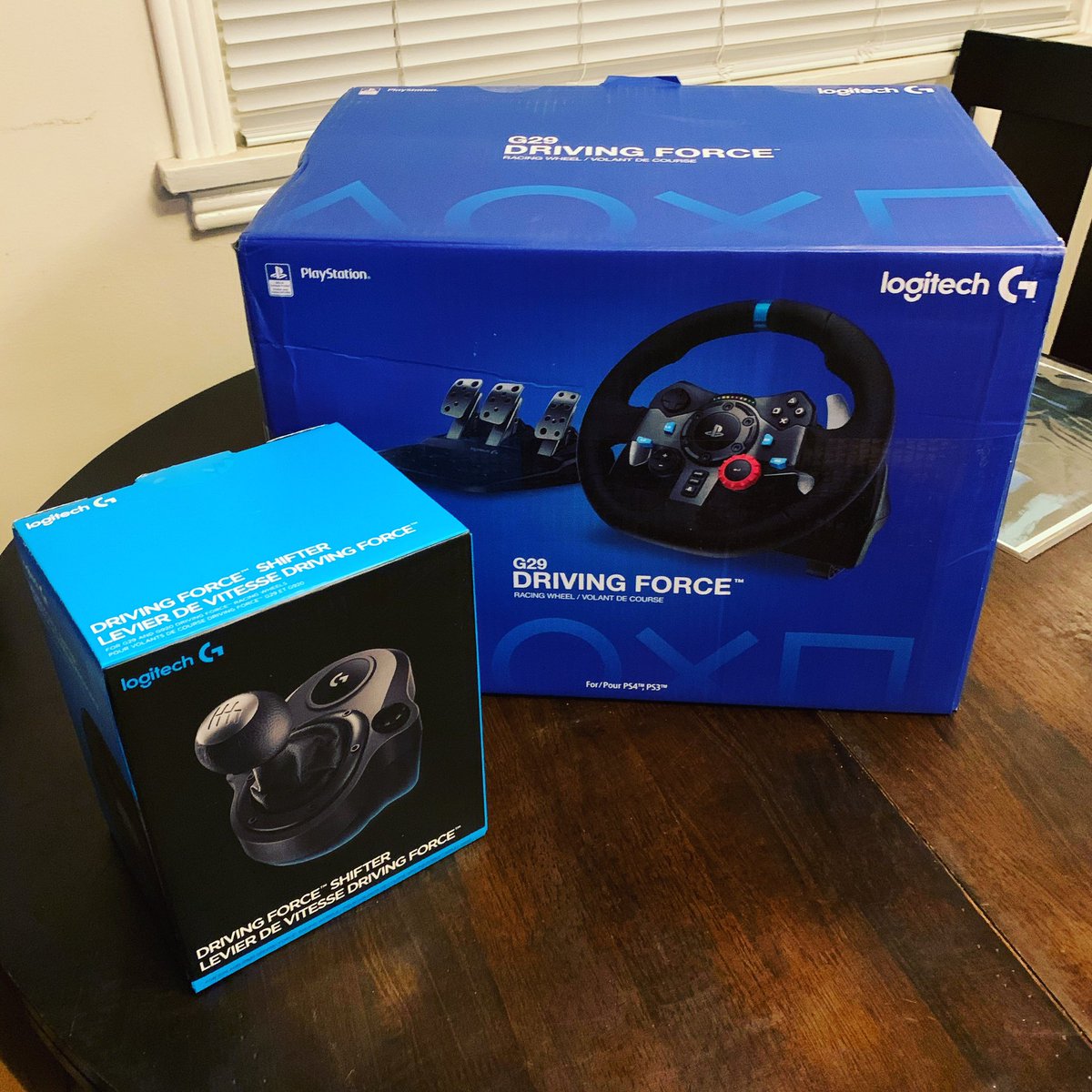 Krigster_'s tweet photo. So I bought a thing guys... lmao 😂💯🙌🏼 #g29drivingforce https://t.co/z1AuogqNiW