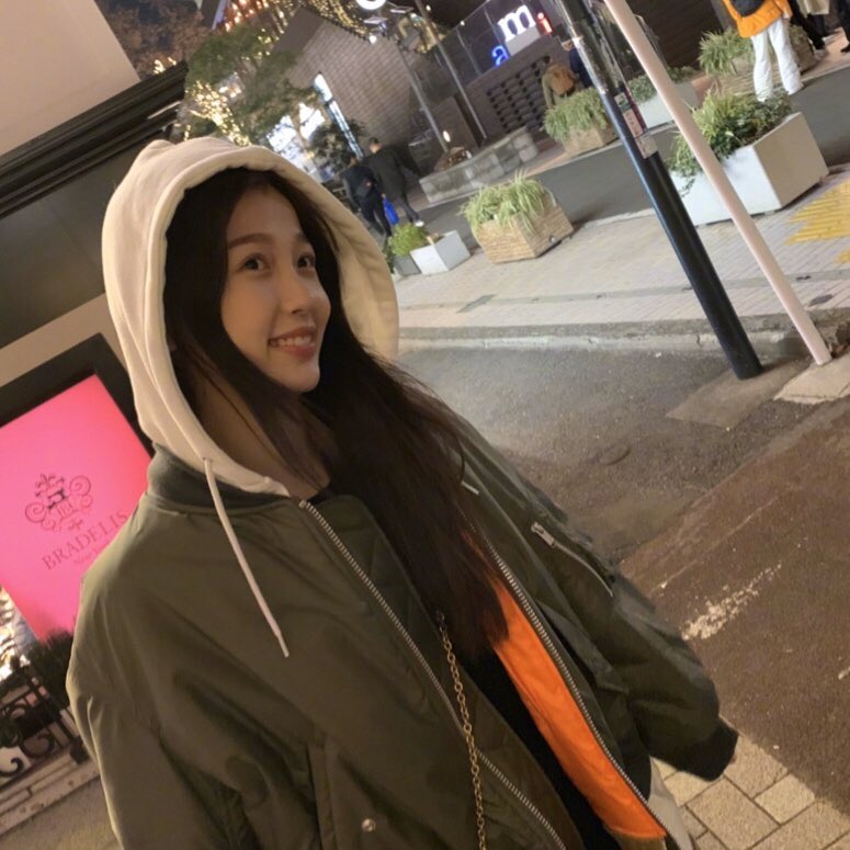 yu shuxin loops tweet media
