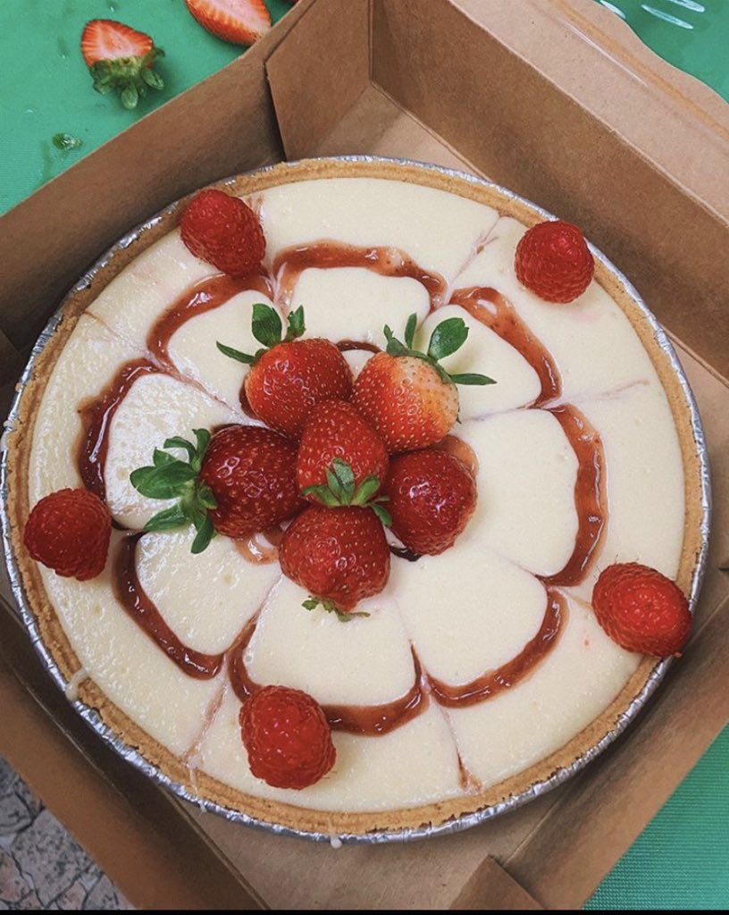 PastelitosCo's tweet photo. If y’all went to pick up a Dallas order a few months ago with someone I’m gonna need y’all to tag them!! or interact with this tweet to get our cheesecakes on Dallas twitter https://t.co/dZel5OyyLl