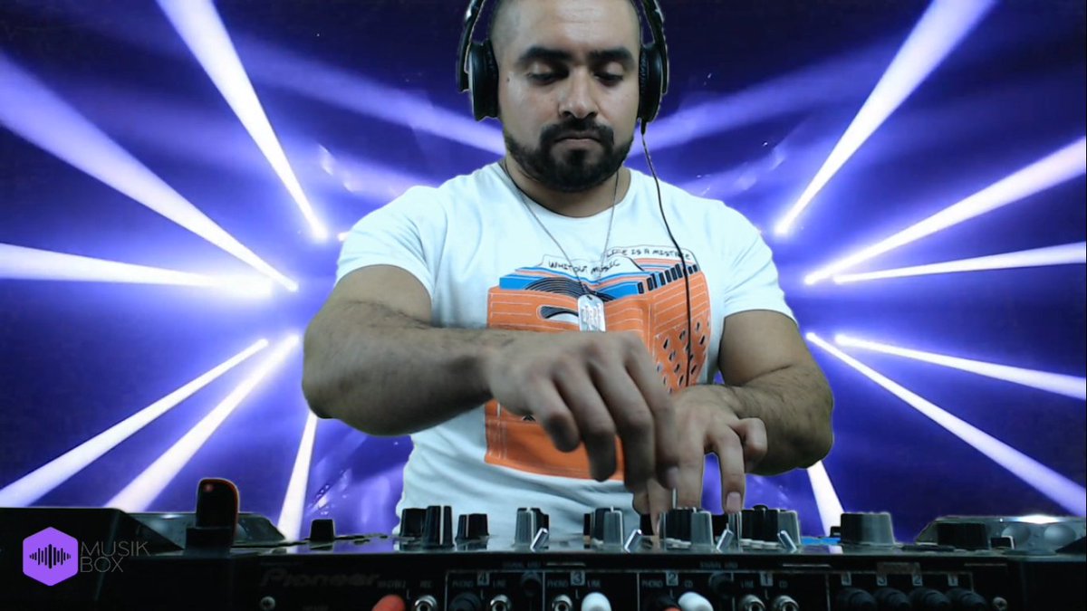 LuisMendozaDj's tweet photo. #tbt #TribalAroundTheWorld 2020 💪🏽🐻🎧🎛🎚🎛 #Dj #Monterrey #Djlife #DjWorld #HouseMusic #Drums #Pioneer #Cdjs2000 #Djm900 #Sennheiser https://t.co/qYiU5Gp7vE