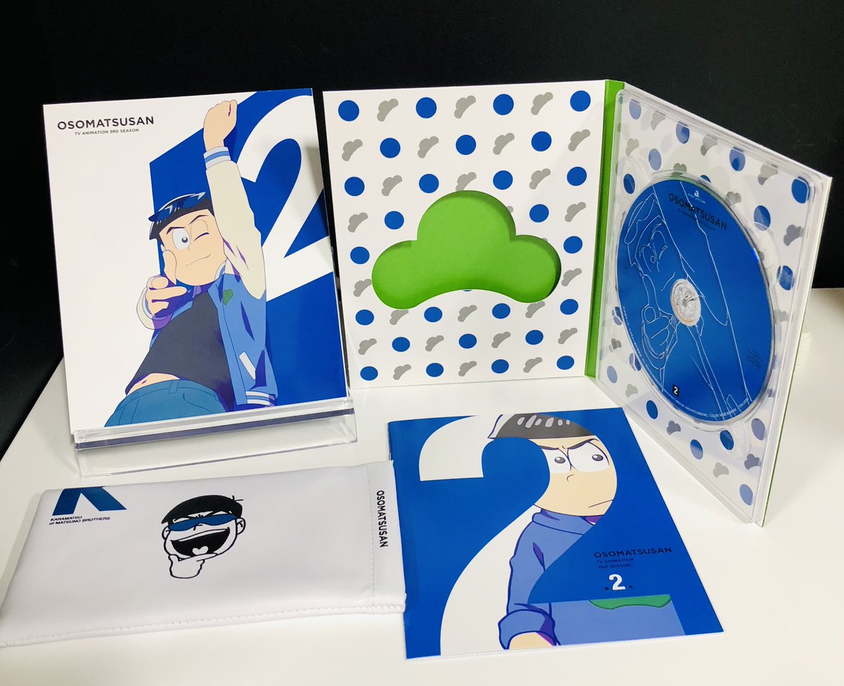 おそ松さん 公式アカウント 本日発売 おそ松さん 第3期 Dvd 第2松 オリジナル封入特典は カラ松ボーイズ ガールズ専用サングラスケース です 更に 6 6 日 開催のイベント優先販売抽選申込券 夜の部 も封入 第3期解禁映像完全版