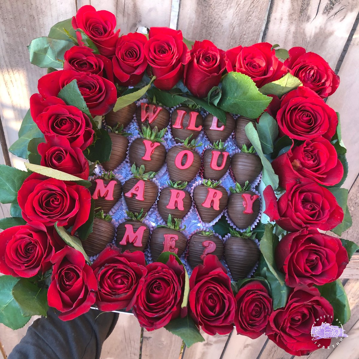 lizbethhlpz's tweet photo. valentine's day is coming up👀 - ig: @ sweetsbylizbethh 📍Perris, Ca https://t.co/irKzIuSdKK