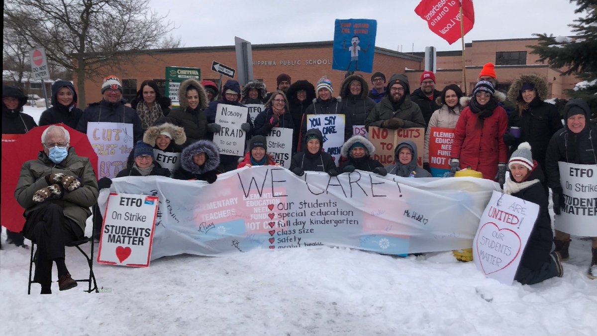 Couldn’t help myself! #BernieSandersMittens #GreenScreen <a href="/DoInkTweets/">DoInk Tweets</a>