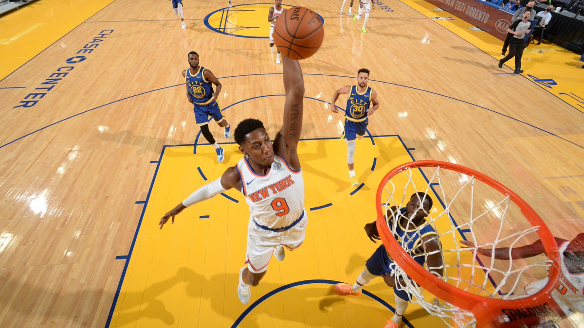 RJ Barrett (18 PTS) and the @nyknicks take a 63-57 edge into the half on NBA League Pass!
Julius Randle: 12 PTS, 5 REB, 5 AST
Steph Curry: 20 PTS, 3 3PM
WATCH FREE: https://t.co/eeN7m44YSJ https://t.co/81KMs3t8pB
