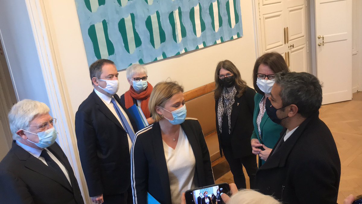 PSimonOF's tweet photo. Olivia #Grégoire, secrétaire d’Etat à l’ESS est arrivée en préfecture de #Bretagne @ouestfrance35 https://t.co/Ve2JDTs5me