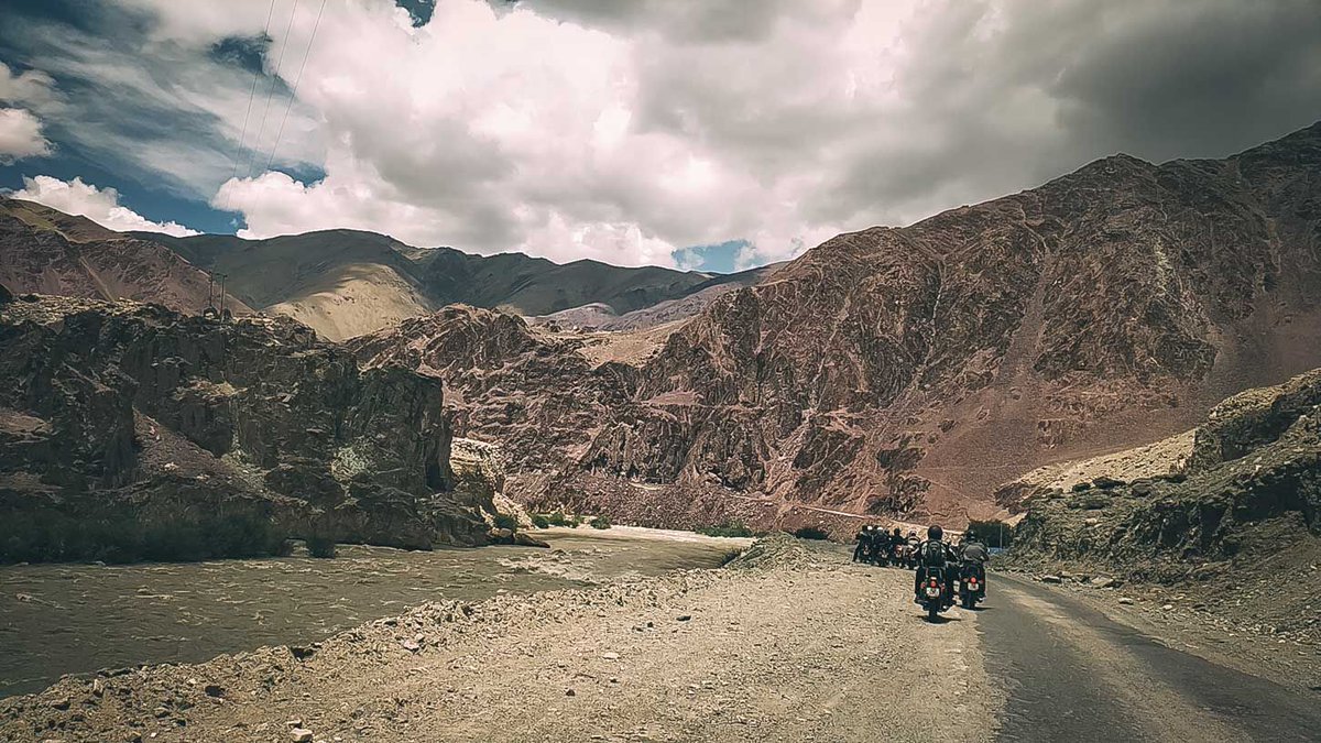exped_s's tweet photo. Not everyone will fully understand the journey that you are on, just focus on the road ahead and keep going.

#getoutside #mountains #journey #ontheroad https://t.co/2shtU6OxD7
