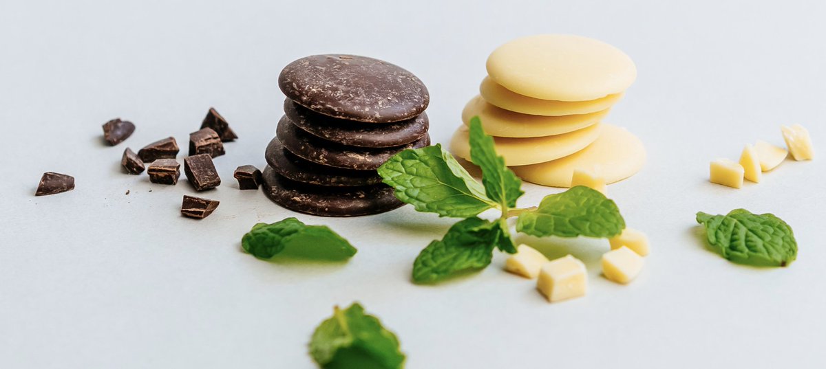 Hio Ice Cream ヒオアイスクリーム 焼き林檎ミルク 今年の林檎ミルクは一味違う 焼きりんごで作りました そのままでもおいしいりんごを オーブンで焼きさらに甘みを凝縮 蜜の甘さをしっかり感じ コクのある焼きりんごを作ります 美瑛町のミルクと