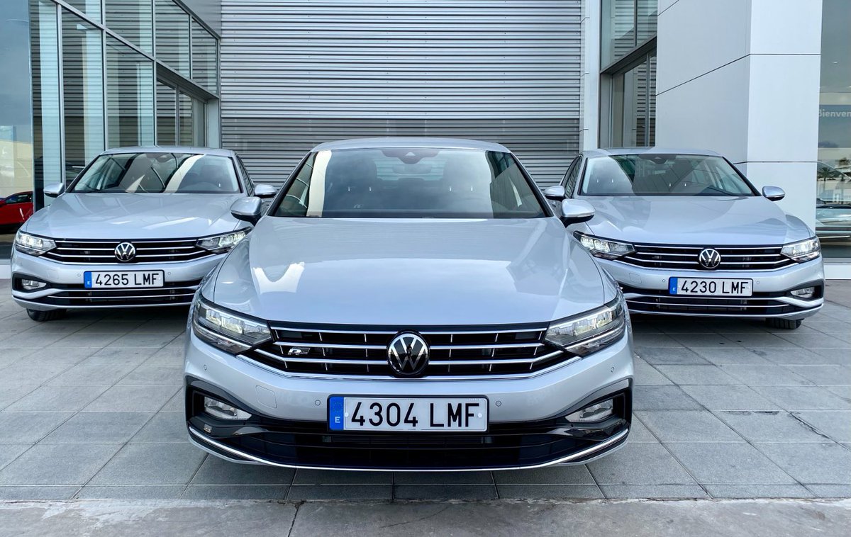 CDCastellon's tweet image. ¡Buenos días, afición!

¿Quieres una camiseta firmada por todos los jugadores del @cdcastellon?

¡Lo tienes fácil con los nuevos Passat de Marzá, se sorterará entre todos los que den RT, hasta mañana, a este tweet y a por tu camiseta a toda velocidad! 🚗🏁

#PPO