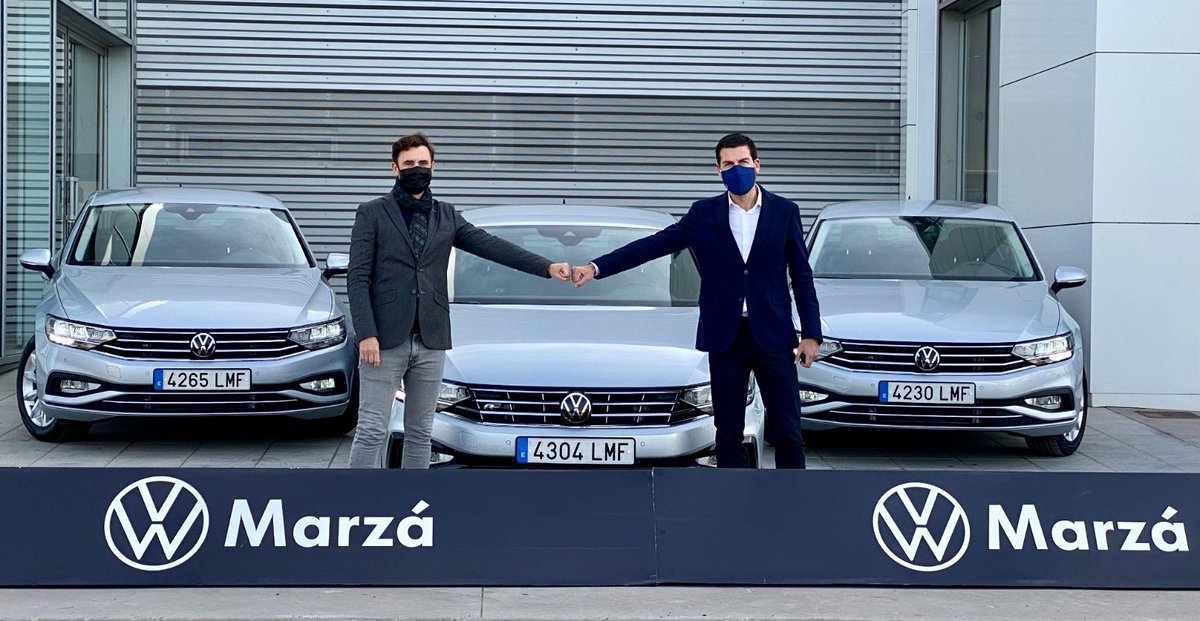 CDCastellon's tweet image. ¡Buenos días, afición!

¿Quieres una camiseta firmada por todos los jugadores del @cdcastellon?

¡Lo tienes fácil con los nuevos Passat de Marzá, se sorterará entre todos los que den RT, hasta mañana, a este tweet y a por tu camiseta a toda velocidad! 🚗🏁

#PPO