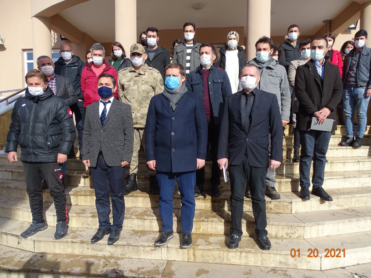 20/01/2021 de İlçe Milli Eğitim toplantı Salonunda  Sayın Kaymakamımız ve Branş öğretmenlerimiz ile birlikte 1. dönem sonu uzaktan eğitim süreci değerlendirme toplantısı gerçekleştirildi.

<a href="/tcmeb/">Millî Eğitim Bakanlığı</a> <a href="/ziyaselcuk/">Ziya Selçuk</a> <a href="/TunceliValiligi/">T.C.Tunceli Valiliği</a> <a href="/Tunceli_MEM/">Tunceli İl Millî Eğitim Müdürlüğü</a> <a href="/gurselekmekci/">Gürsel EKMEKCİ</a> @FerdiKABAN35