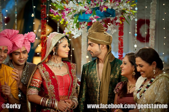 Madhu ❤ Maaneet on Twitter: "Happy 10th Wedding Anniversary my cutiepies # Maaneet😘❤️ #MaanSinghKhurana #GeetMaanSinghKhurana #GeetHuiSabseParayi #GHSP #GurTi #GurmeetChoudhary #DrashtiDhami https://t.co/K1ZEDubdTR" / Twitter